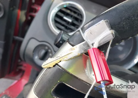 2013 Ford Mustang V6 z USA, uszkodzony, nr VIN 1ZVBP8AM9D5215953